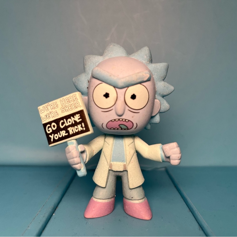 Funko Mystery Mini - Rick and Morty - Hologram Rick Clone GITD Exclusive